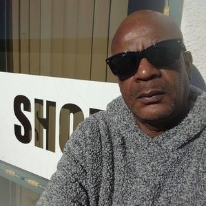 Meet your Posher, Derrick